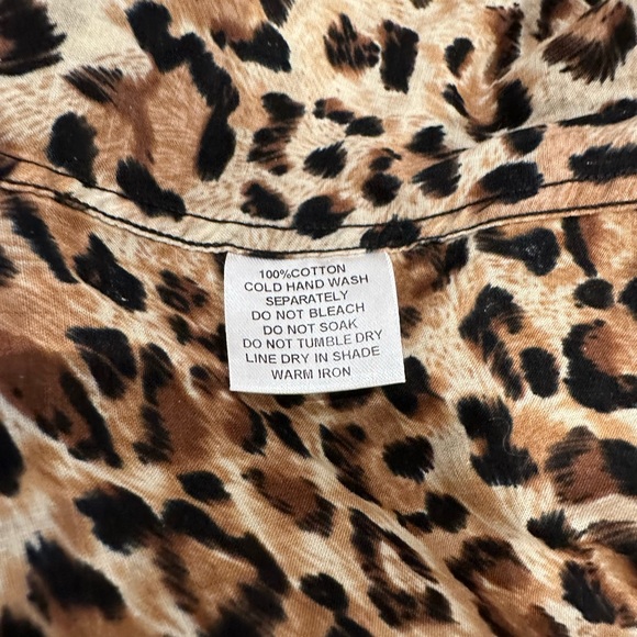 Jack London 💯% cotton leopard print shirt 🐆 - Picture 5 of 6